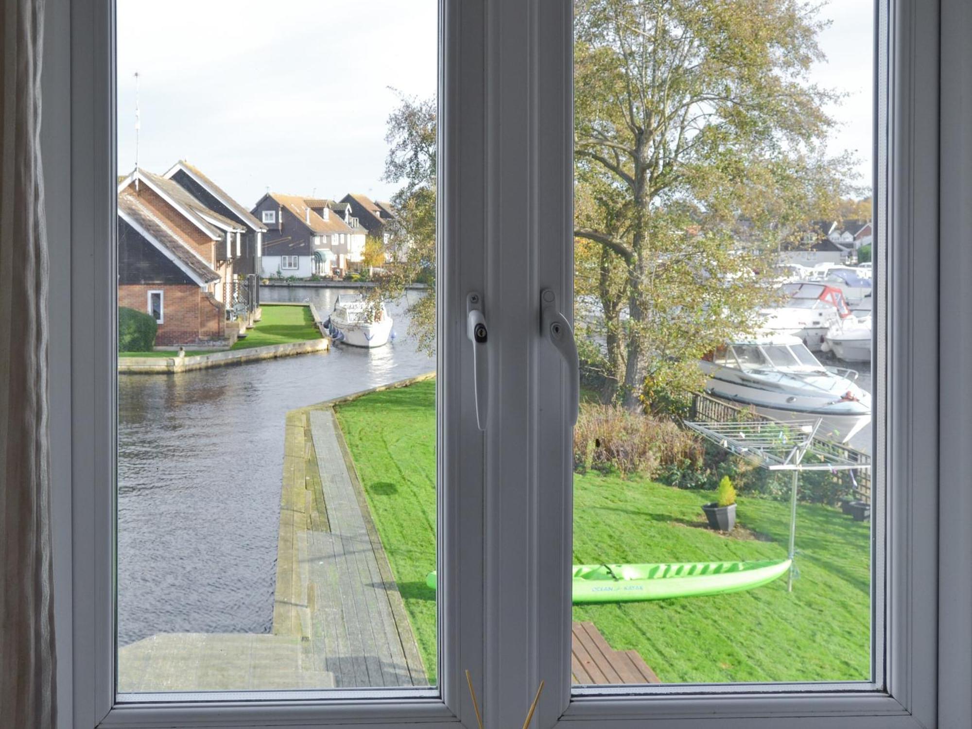 Villa Davids Island Wroxham Exterior foto